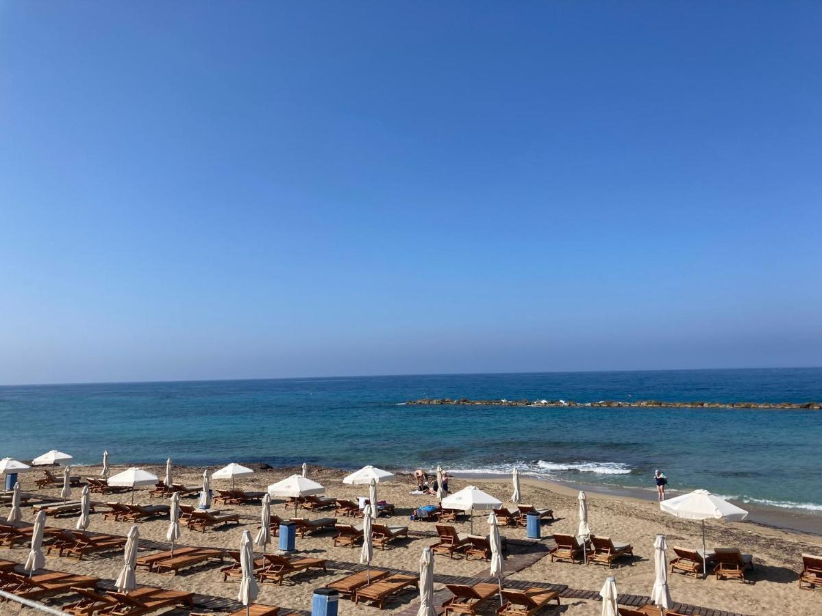 Sun Julz Apartments On The Beach Paphos Extérieur photo