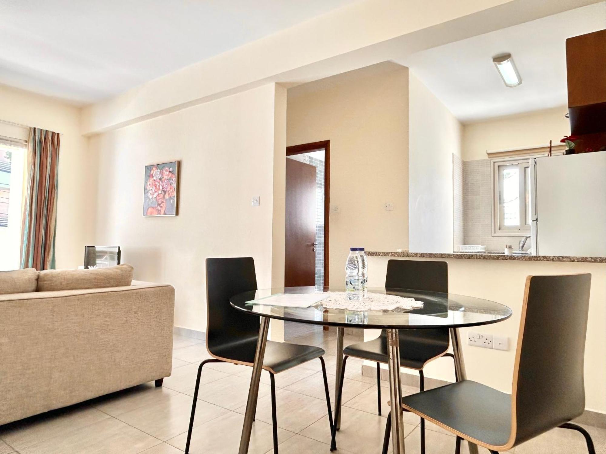 Sun Julz Apartments On The Beach Paphos Extérieur photo