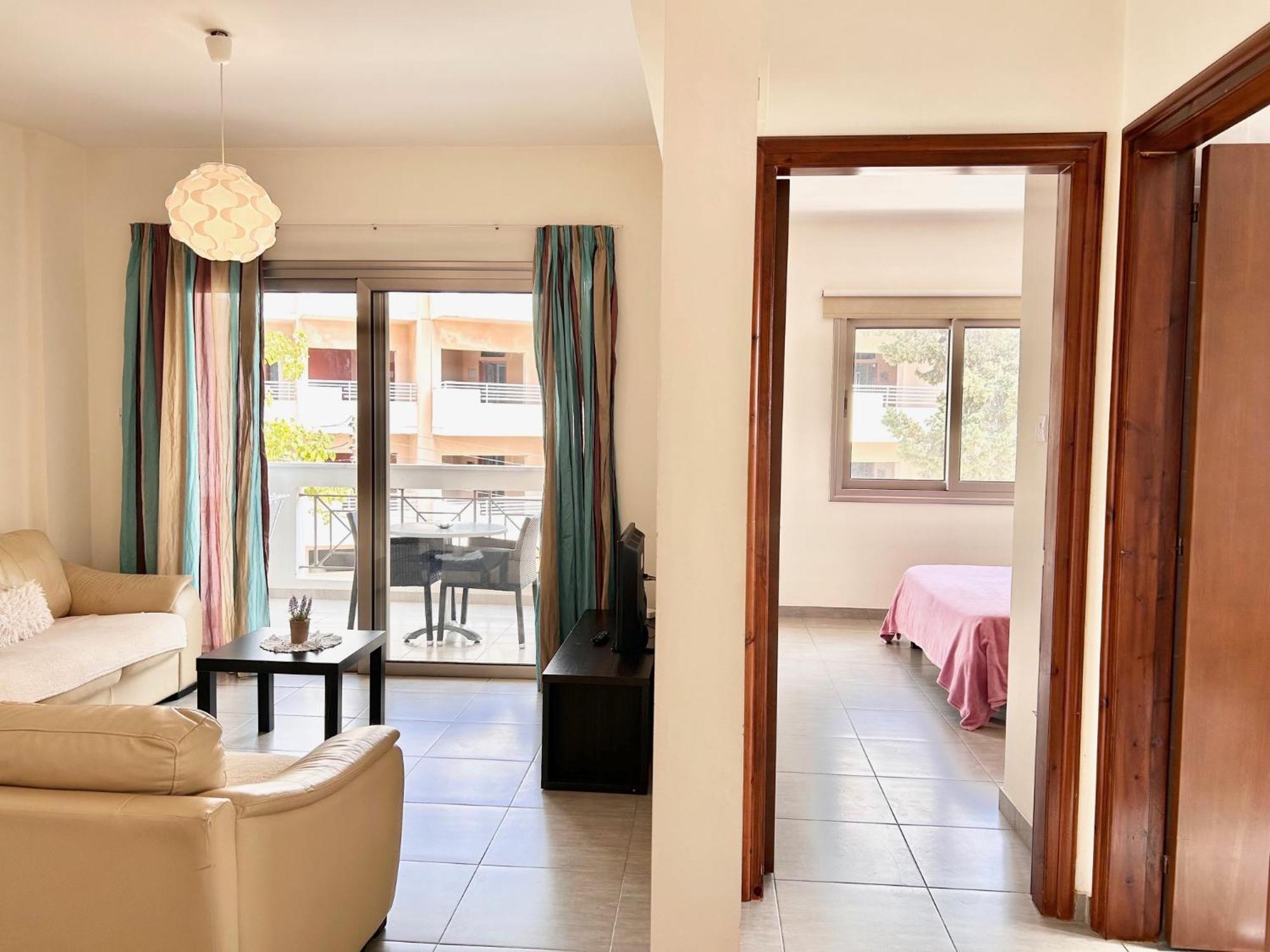 Sun Julz Apartments On The Beach Paphos Extérieur photo