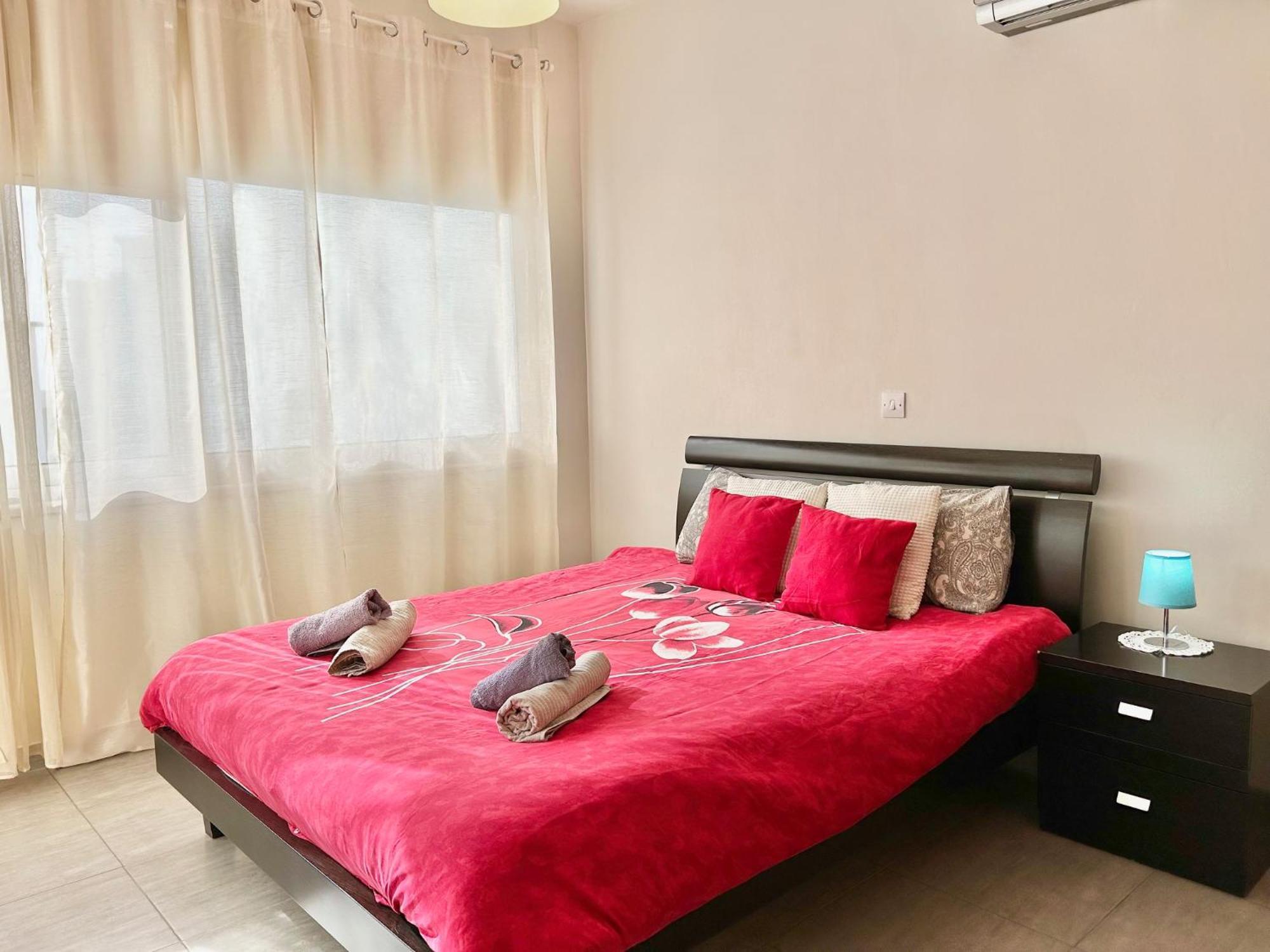 Sun Julz Apartments On The Beach Paphos Extérieur photo