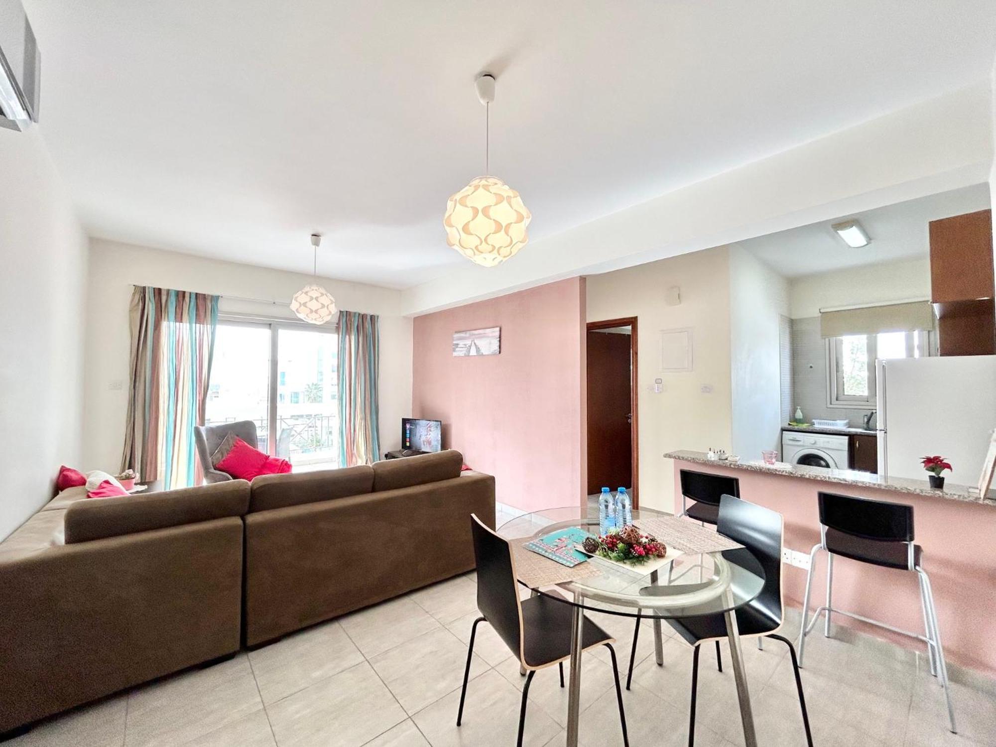 Sun Julz Apartments On The Beach Paphos Extérieur photo