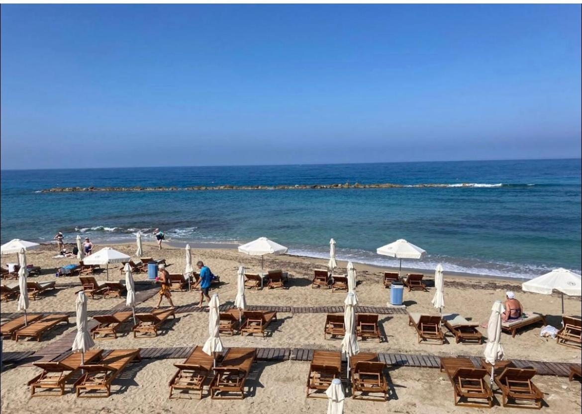 Sun Julz Apartments On The Beach Paphos Extérieur photo