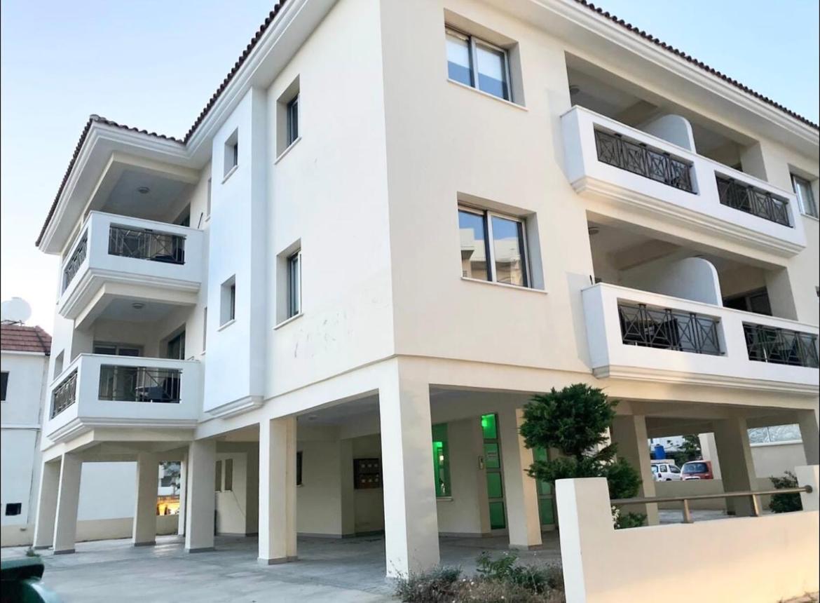 Sun Julz Apartments On The Beach Paphos Extérieur photo