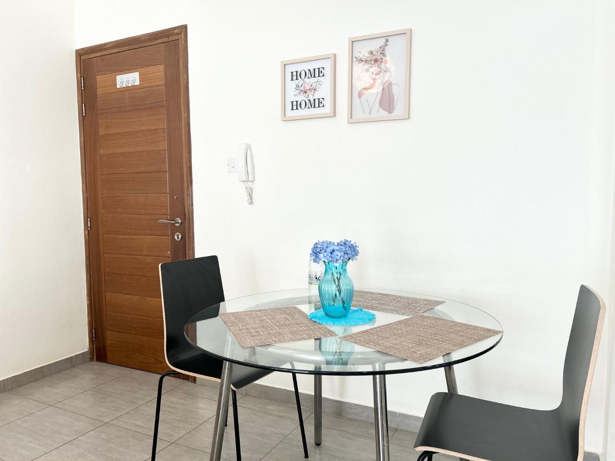 Sun Julz Apartments On The Beach Paphos Extérieur photo