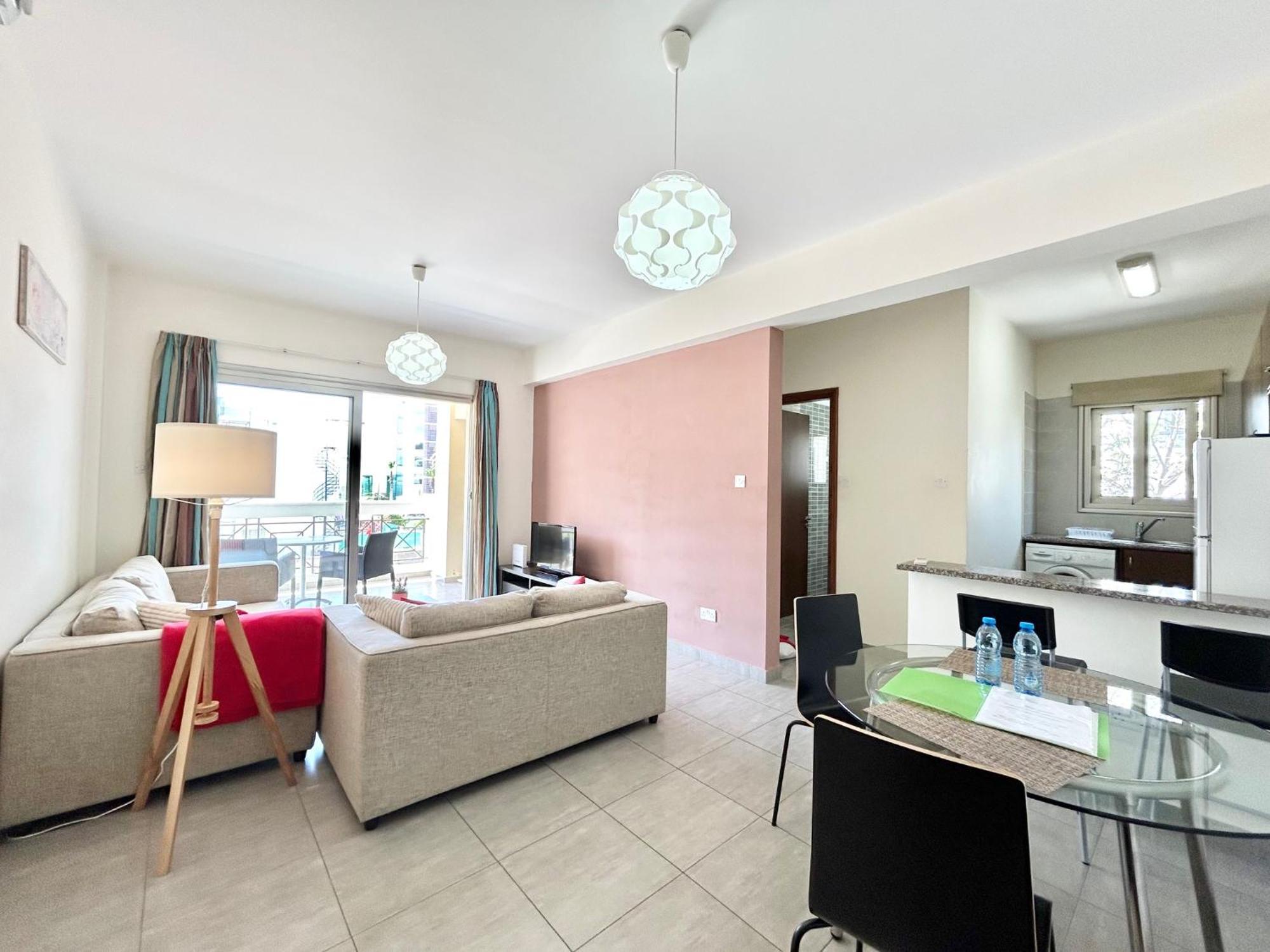 Sun Julz Apartments On The Beach Paphos Extérieur photo